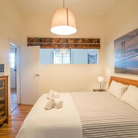 Historic Vilagomes Central Oasis Apartment